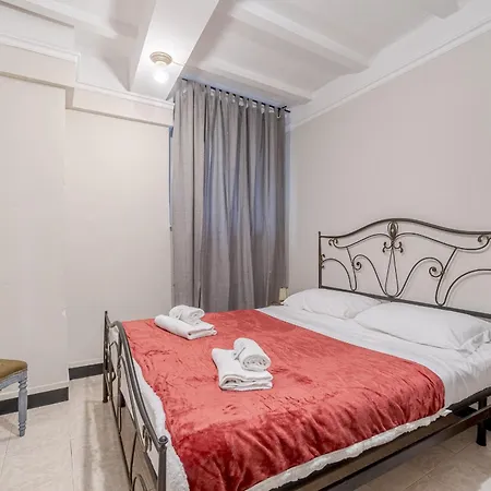 The Elegance Of Genoa! Santa Caterina Charming Apartment