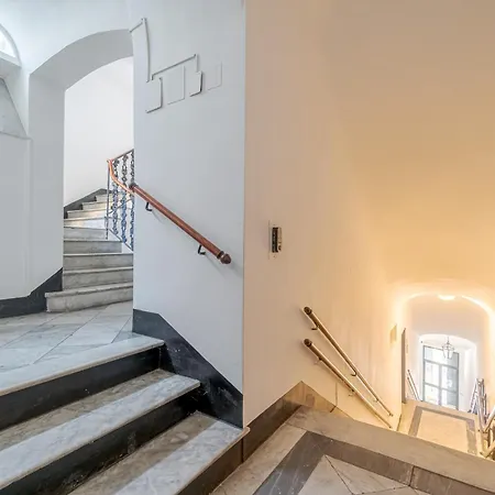 The Elegance Of Genoa! Santa Caterina Charming Apartment